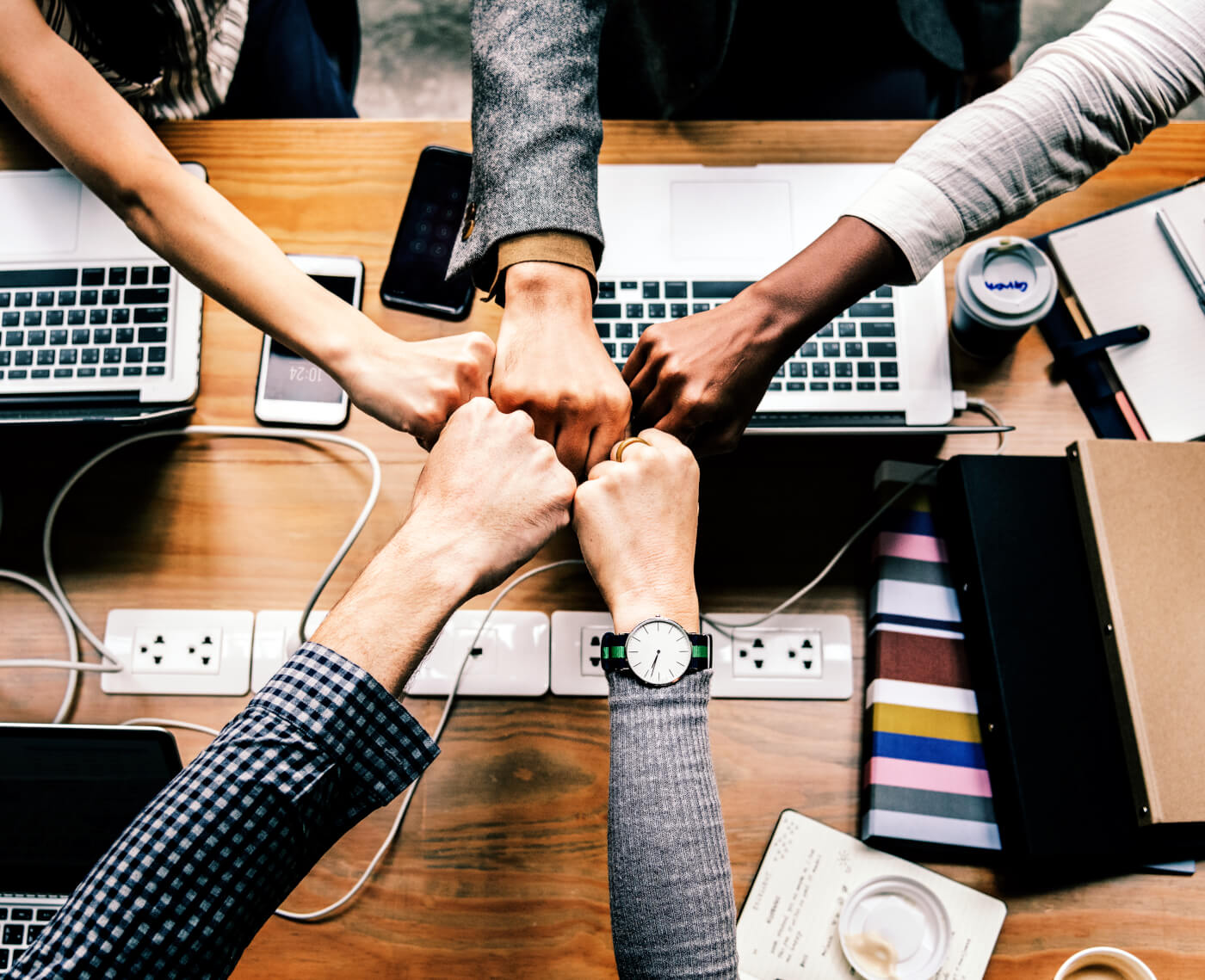 achievement-agreement-arms-bump-business-cheer-up-1440157-pxhere.com